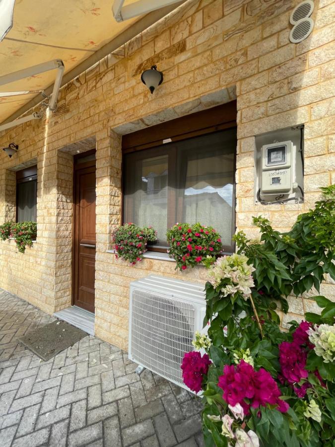 Leonora'S Apartment Prínos Dış mekan fotoğraf